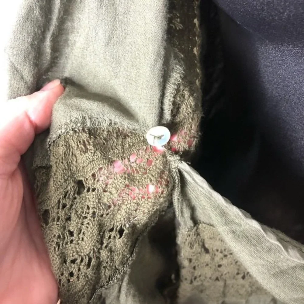 Tiny Anthropologie XS moss green lace trim crossover wrap shirt shawl